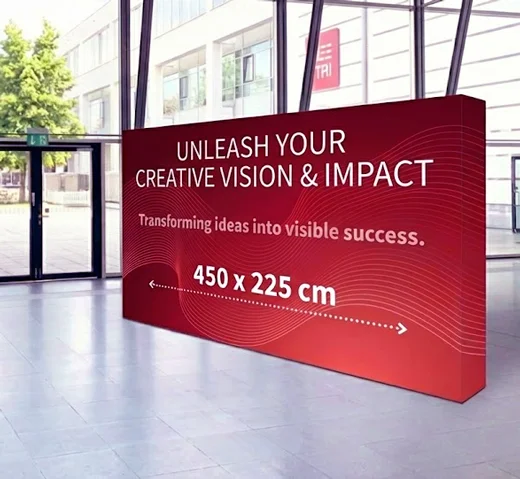Large 450 × 225 cm trade show backdrop with printing included, created to elevate your presence and stand out at events